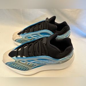 Adidas Yeezy Size Men’s 5.5 / Women’s 7